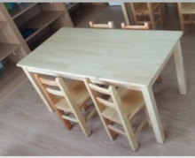 中美隆TZ-01928橡木儿童套桌（1桌+4椅）