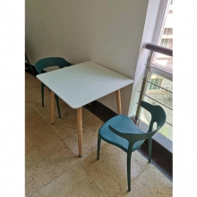 荣青 RQ-正方形休闲桌一桌两椅塑料材质