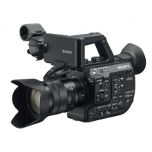索尼（SONY）PXW-FS5M2K 4K专业数码摄像机 (含18-105镜头/闪迪SD卡/U70电池/D21话筒/三脚架)